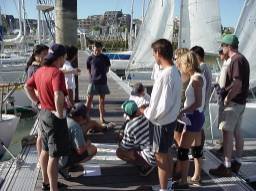 Briefing sur le ponton
